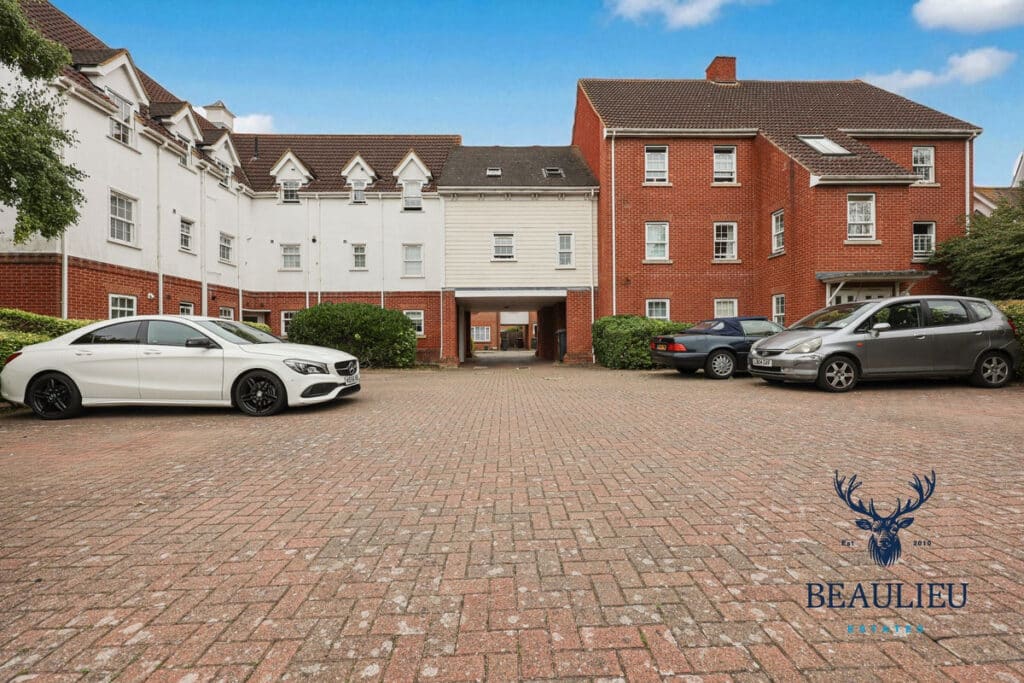 Burnell Gate, Beaulieu Park, CM1 6
